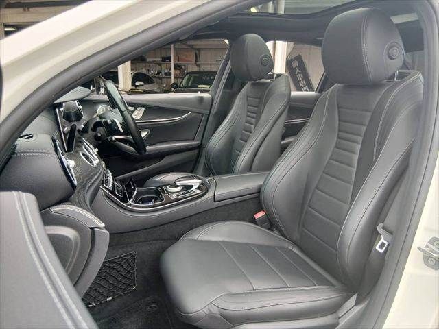 MERCEDES BENZ E class sedan