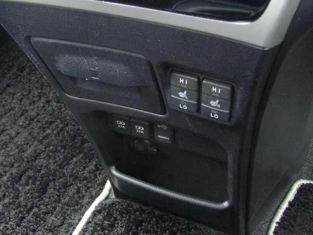 VOXY HYBRID 4WD