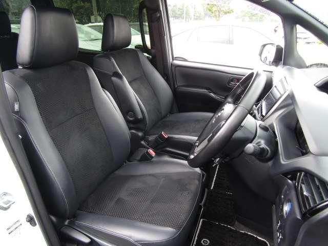 VOXY HYBRID 4WD