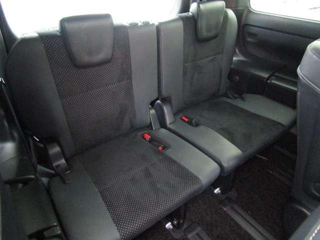 VOXY HYBRID 4WD