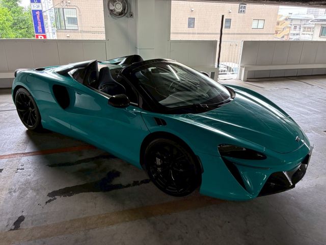 McLaren Artura Spider