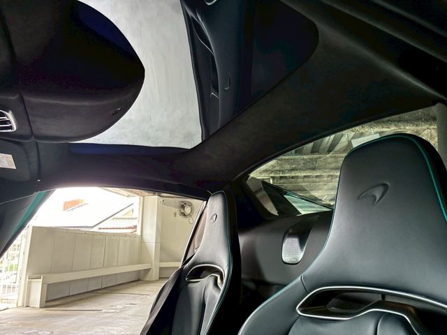McLaren Artura Spider