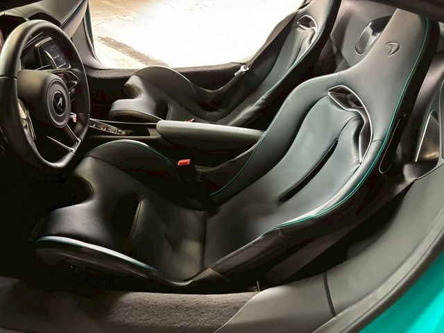 McLaren Artura Spider