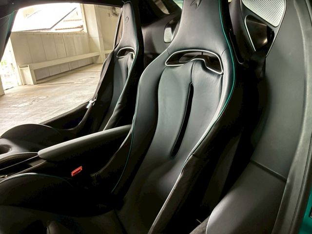 McLaren Artura Spider