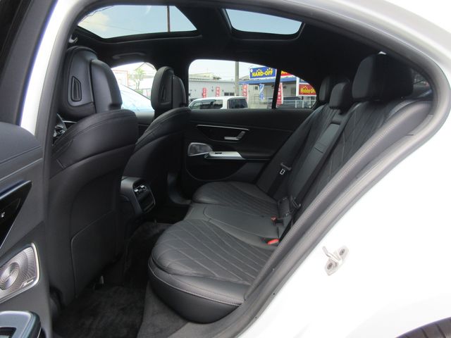 MERCEDES BENZ E class sedan