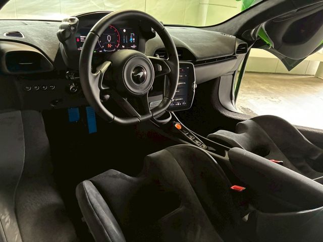McLaren Artura Spider