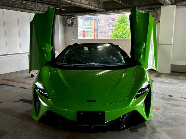 McLaren Artura Spider