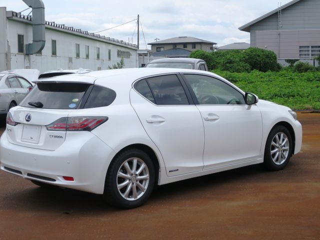 LEXUS CT200h