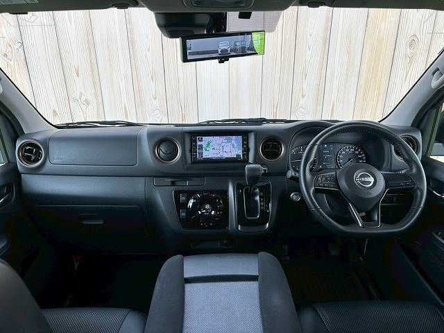 CARAVAN van 2WD