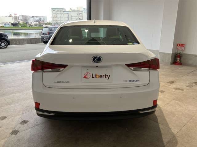 LEXUS IS300h