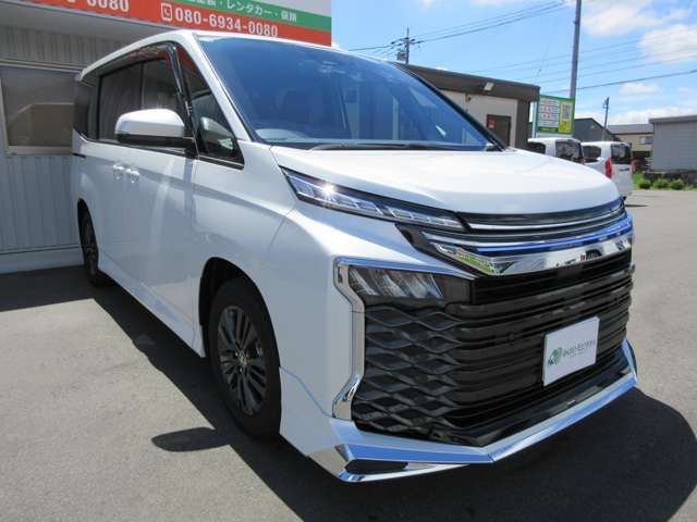 VOXY HYBRID