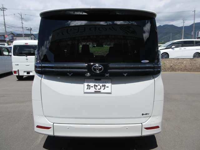 VOXY HYBRID