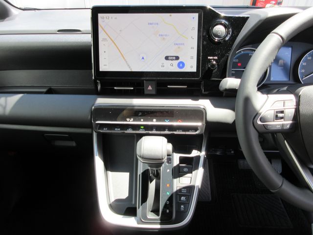 VOXY HYBRID