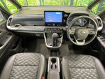 VOXY HYBRID