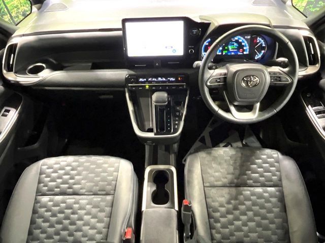 VOXY HYBRID