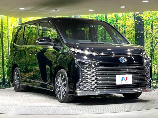 VOXY HYBRID