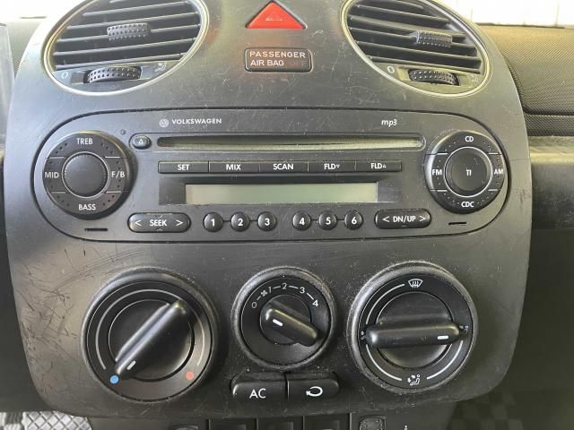 VOLKSWAGEN BEETLE