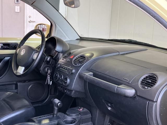 VOLKSWAGEN BEETLE