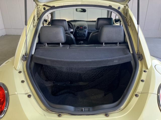 VOLKSWAGEN BEETLE