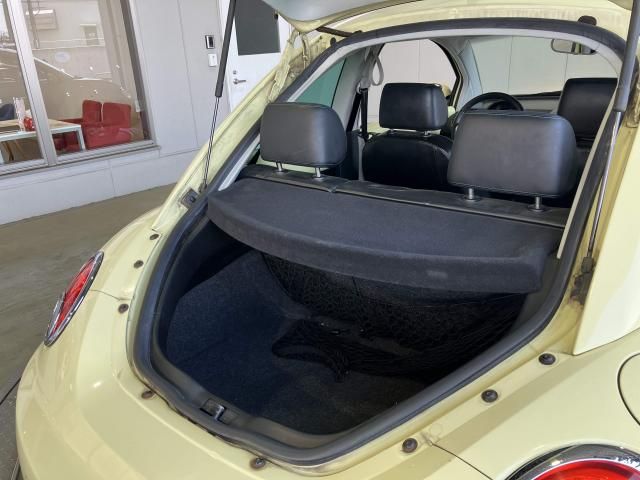 VOLKSWAGEN BEETLE