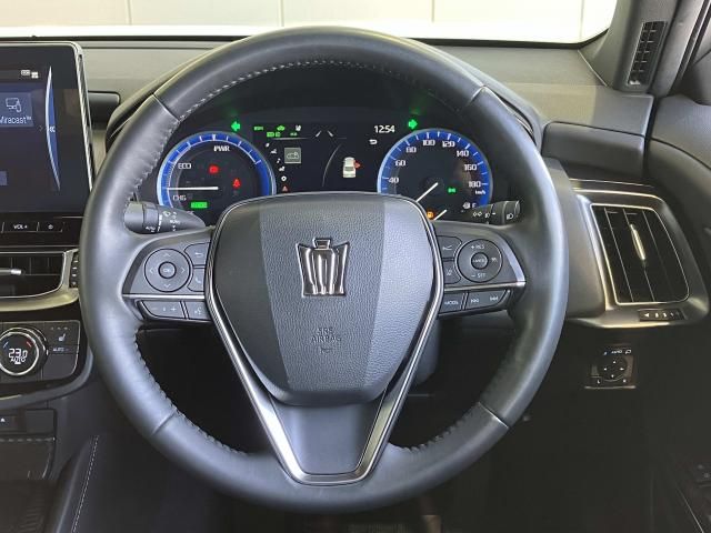 CROWN sedan hybrid