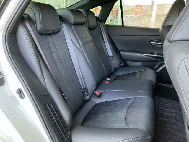 CROWN sedan hybrid