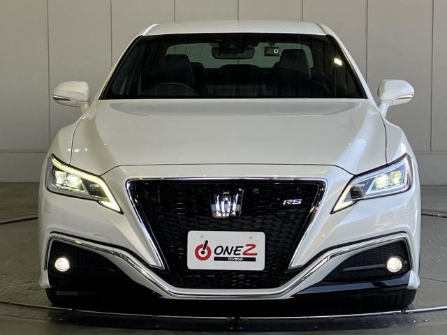 CROWN sedan hybrid