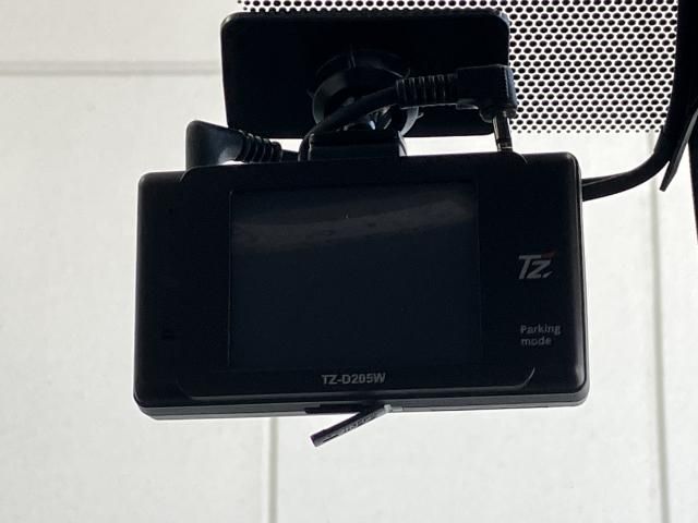 VOXY HYBRID