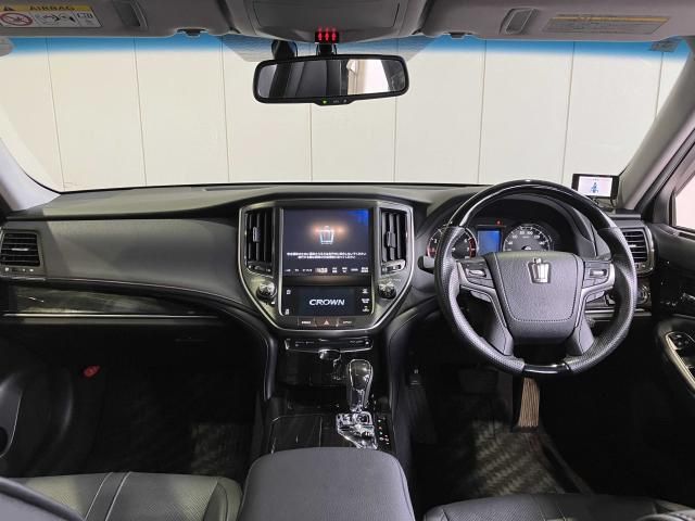 CROWN sedan