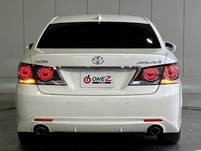 CROWN sedan