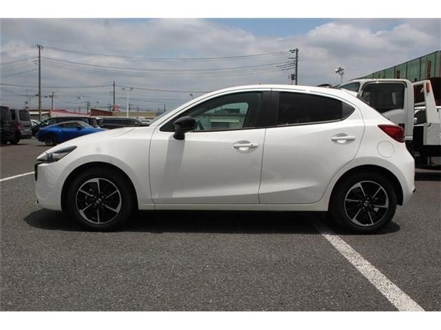 MAZDA2