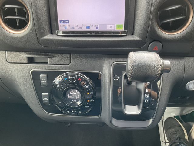 CARAVAN van 4WD