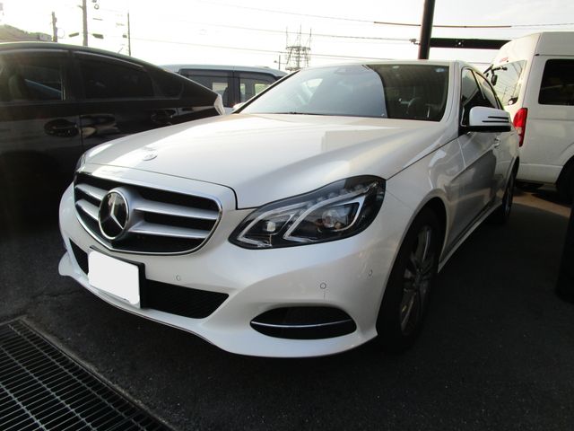 MERCEDES BENZ E class sedan