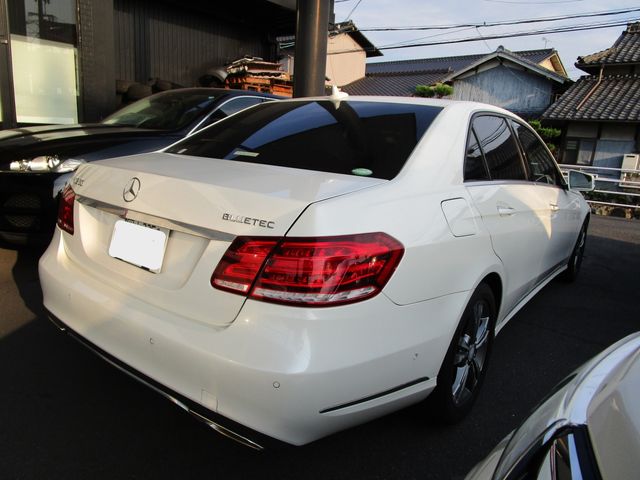 MERCEDES BENZ E class sedan