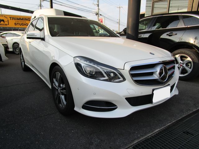 MERCEDES BENZ E class sedan
