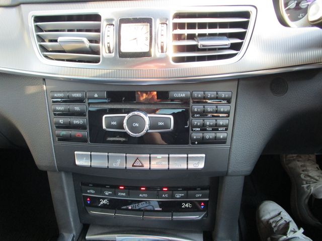 MERCEDES BENZ E class sedan