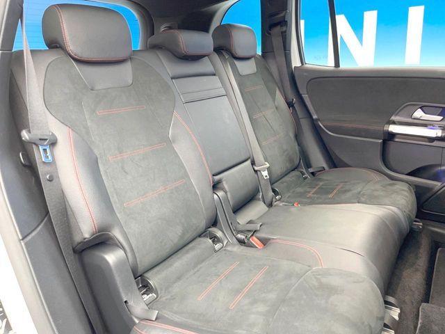MERCEDES BENZ GLB