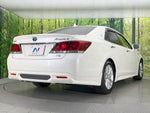 CROWN sedan hybrid