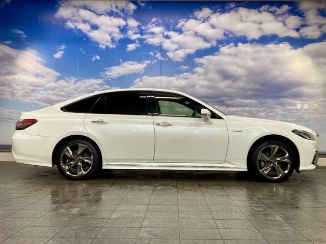 CROWN sedan hybrid 4WD
