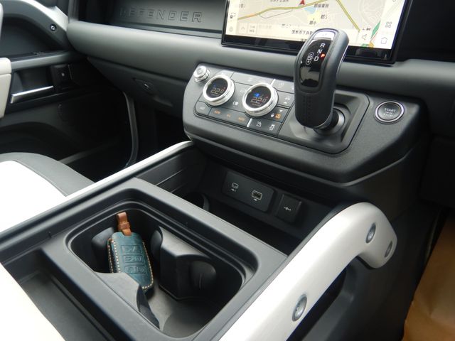 ROVER DEFENDER