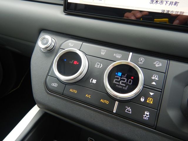 ROVER DEFENDER