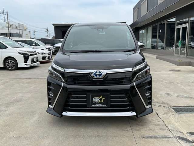 VOXY HYBRID