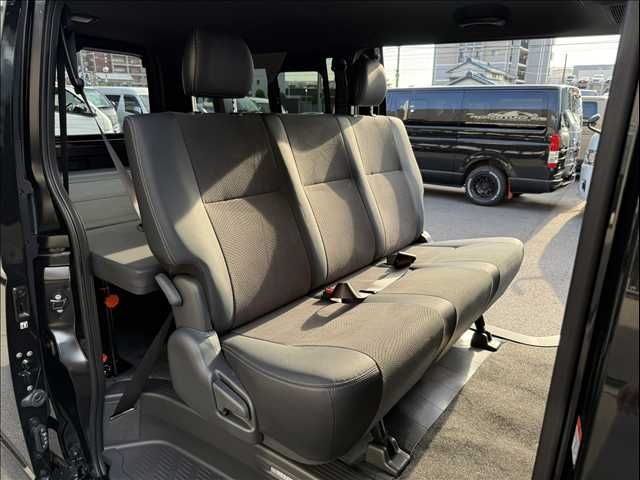 HIACE van 2WD