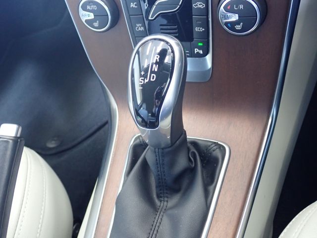 VOLVO V40 CROSS COUNTRY