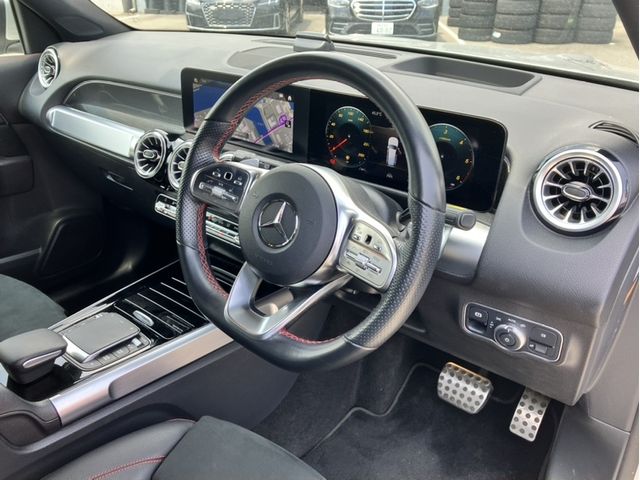 MERCEDES BENZ GLB