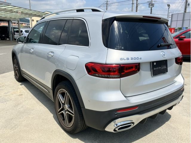MERCEDES BENZ GLB