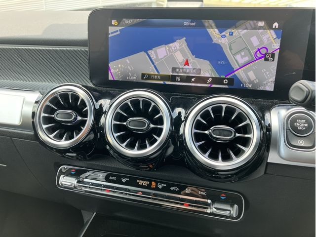 MERCEDES BENZ GLB