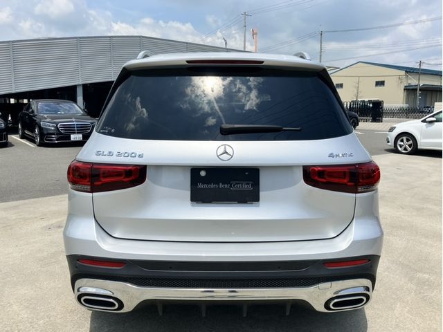 MERCEDES BENZ GLB