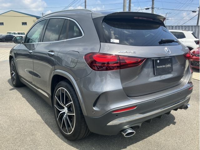MERCEDES AMG GLA class
