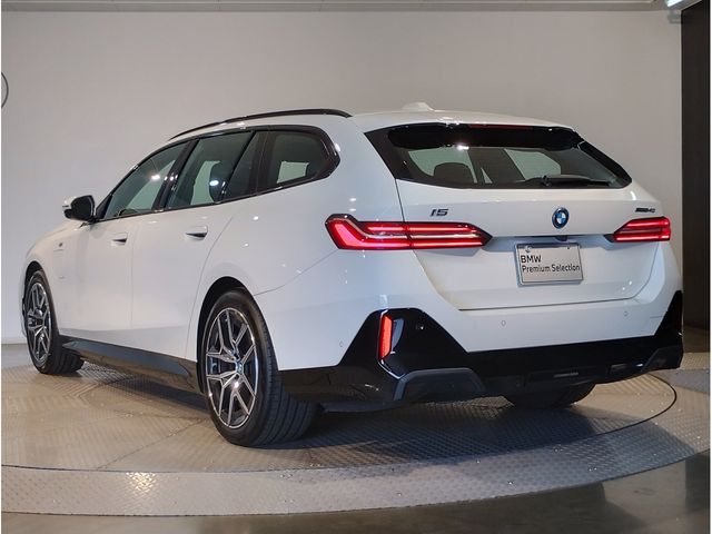 BMW i5 touring